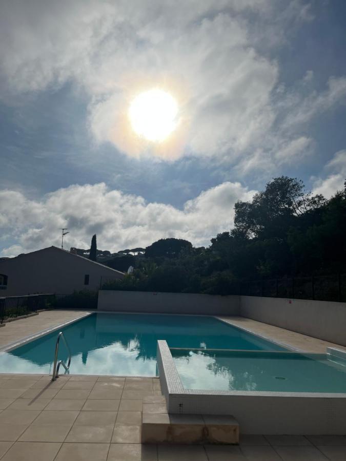 Appartement Vue Mer Avec Balcon 圣马克西姆 外观 照片